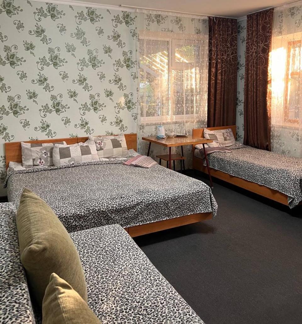 Гостевой дом Подсолнухи Чолпон-Ата Экстерьер фото